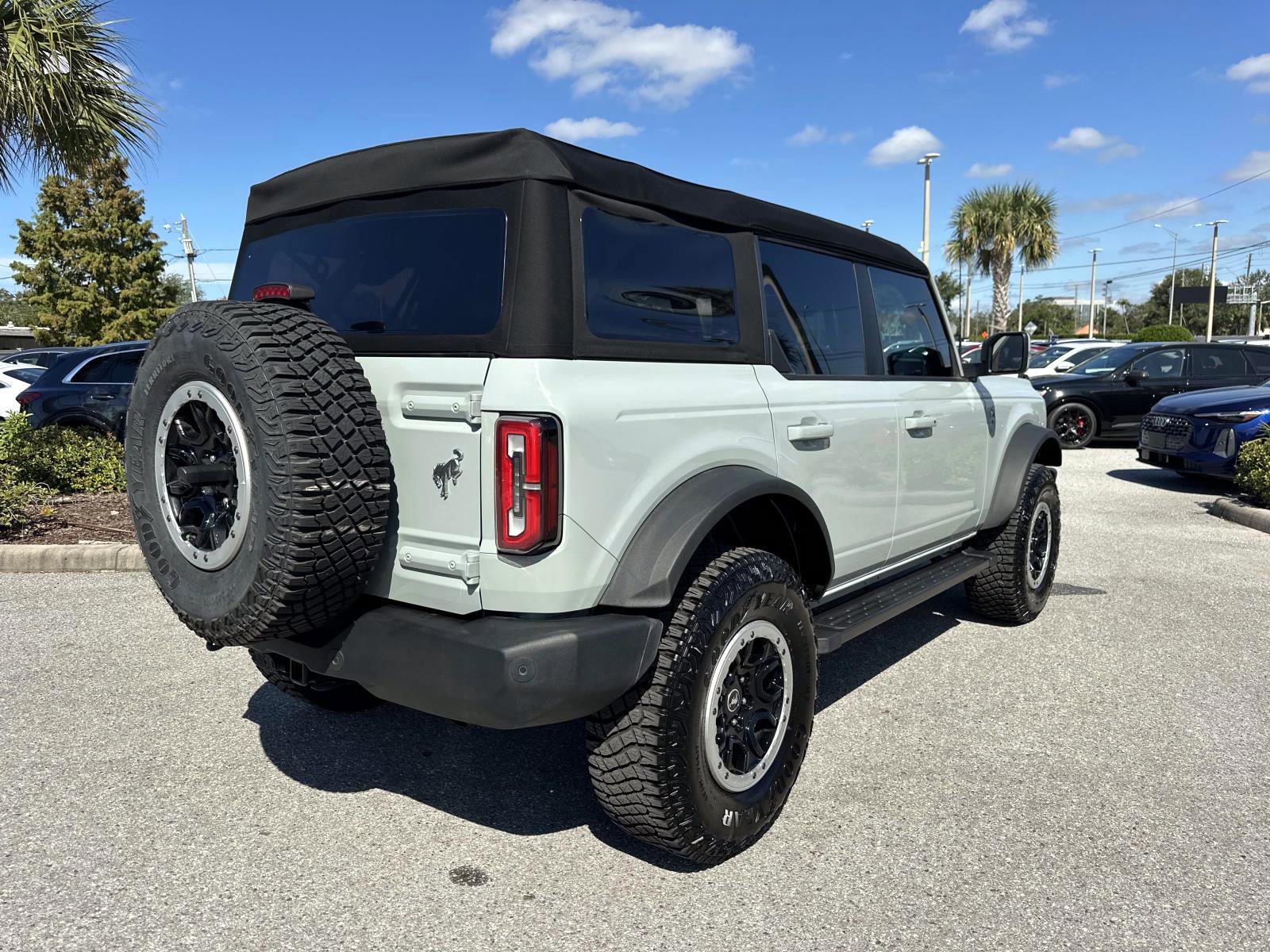 2023 Ford Bronco Outer Banks photo 4