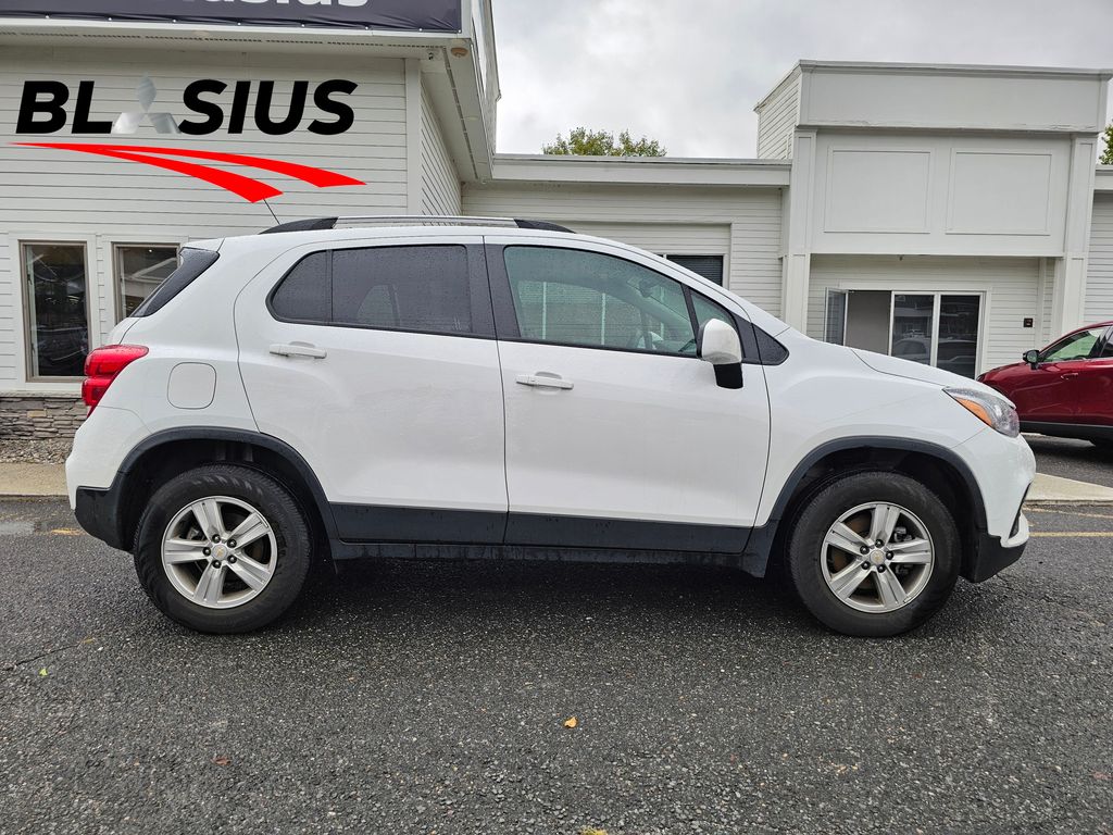 2022 Chevrolet Trax LT photo 4