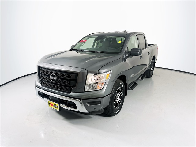 2024 Nissan Titan SV photo 4