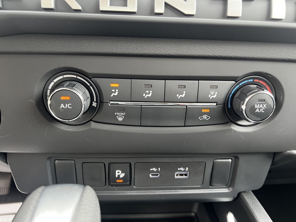 2025 Nissan Frontier SV photo 13