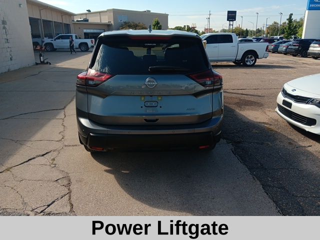 2026 Nissan Rogue SV photo 3