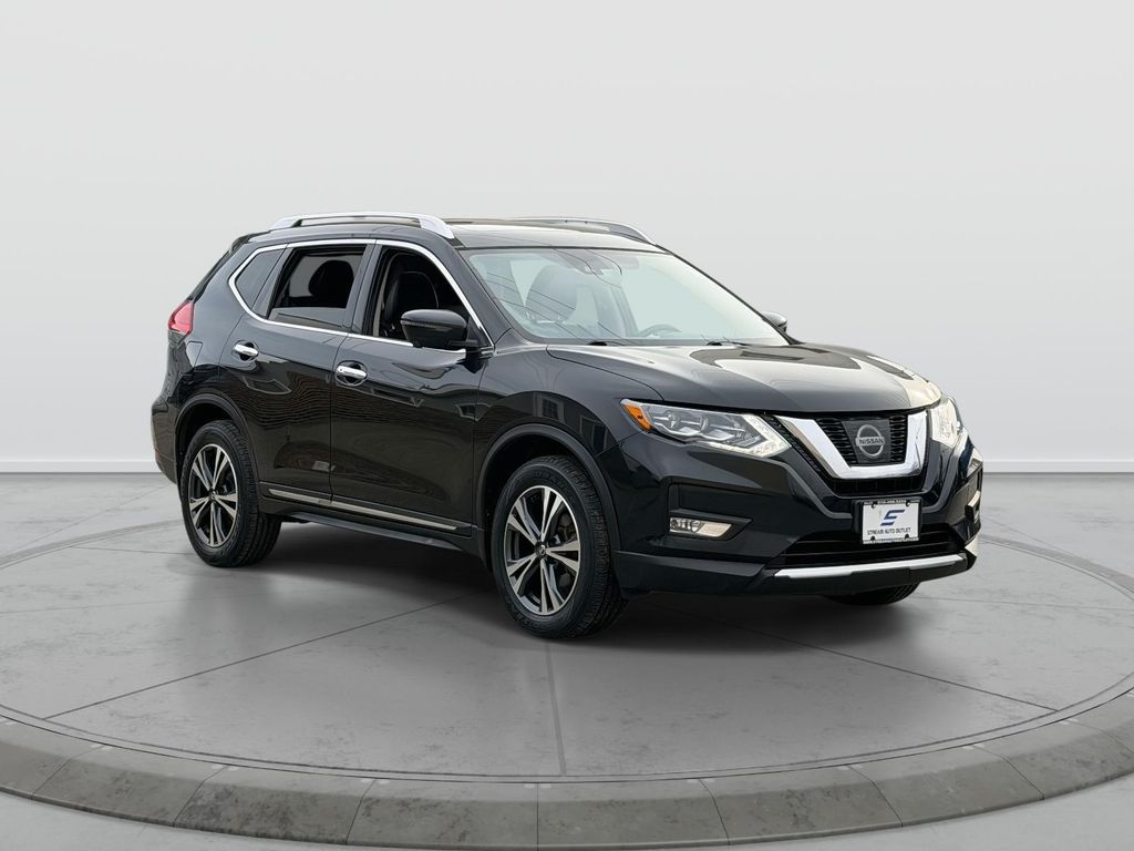 2017 Nissan Rogue SL's photo