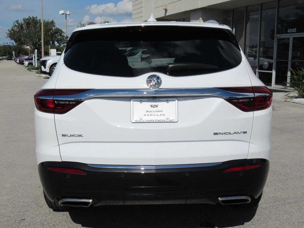 2018 Buick Enclave Essence photo 5