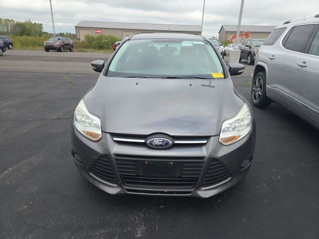 2014 Ford Focus SE photo 2