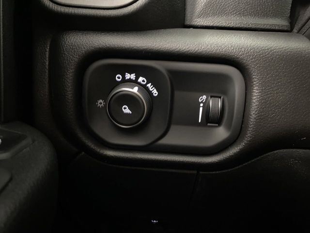 2024 Ram 2500 Tradesman photo 17