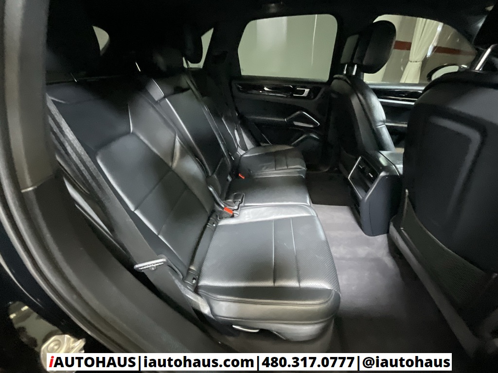2019 Porsche Cayenne Base photo 13