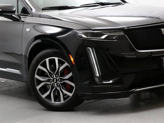 2023 Cadillac XT6 Sport photo 3