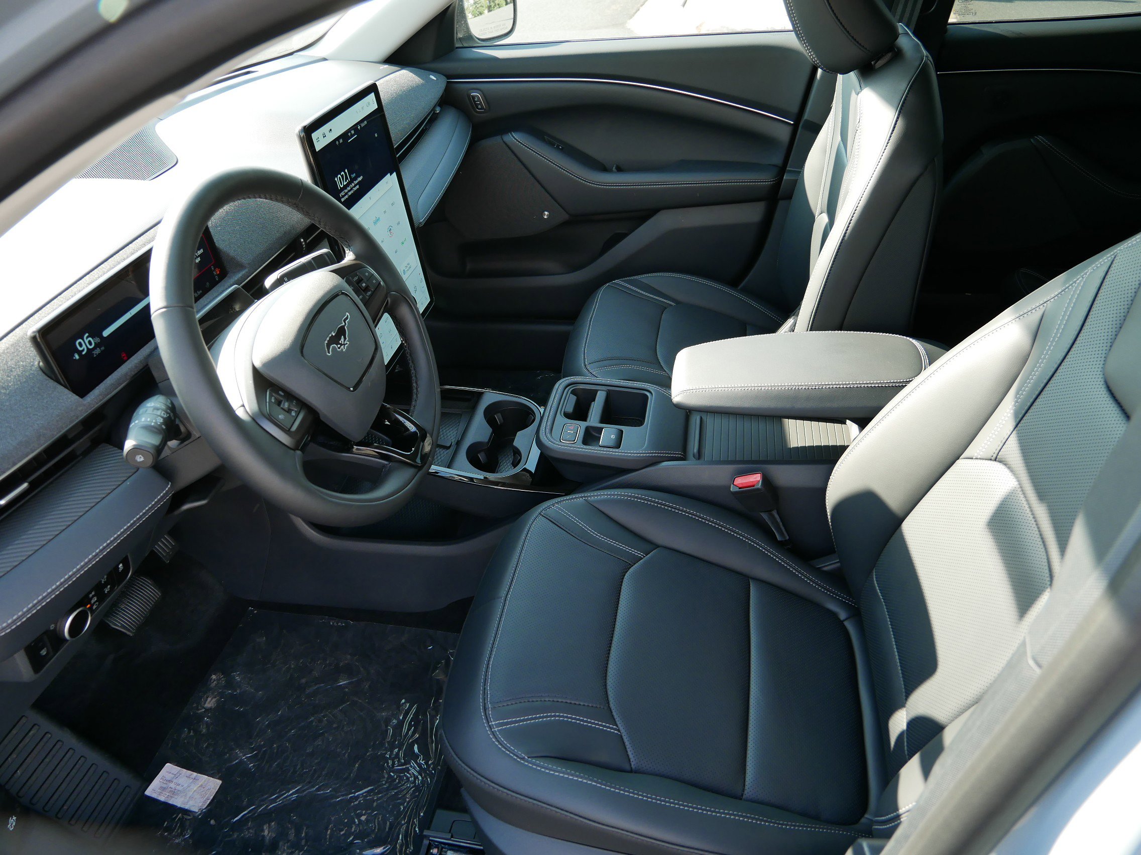 2025 Ford Mustang Mach-E Premium photo 10