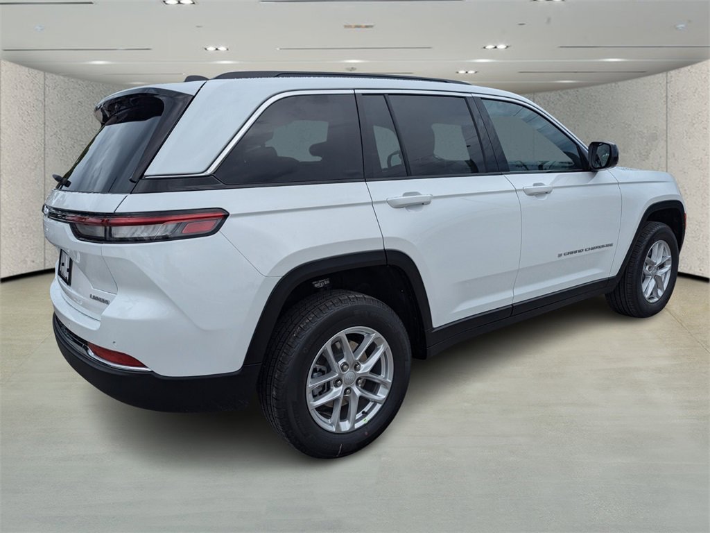 2025 Jeep Grand Cherokee Laredo X photo 4