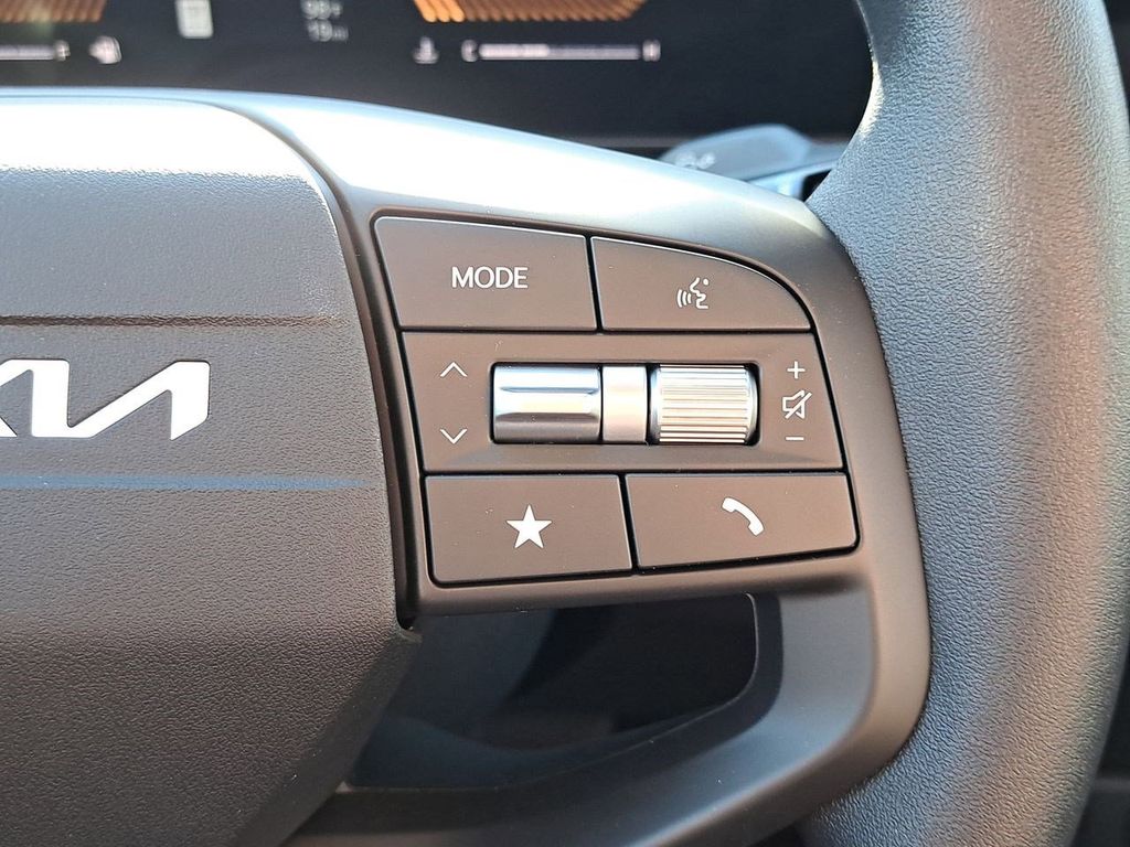 2025 Kia K4 LXS photo 25
