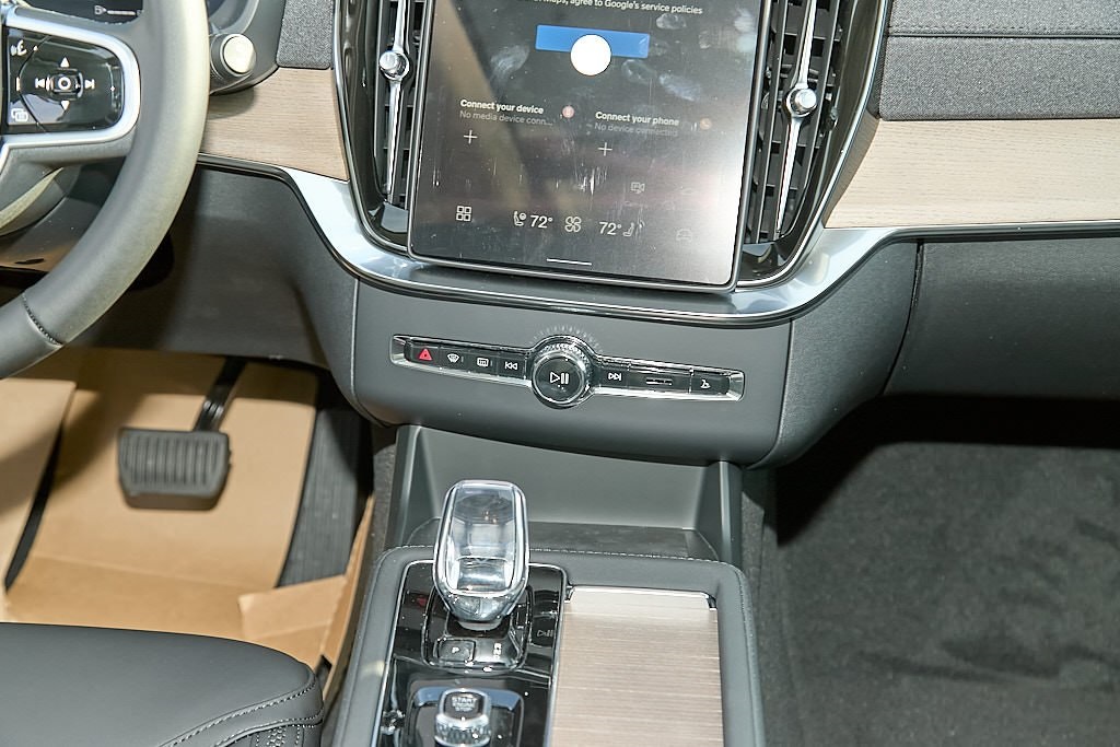 2026 VOLVO XC90 - Image 28