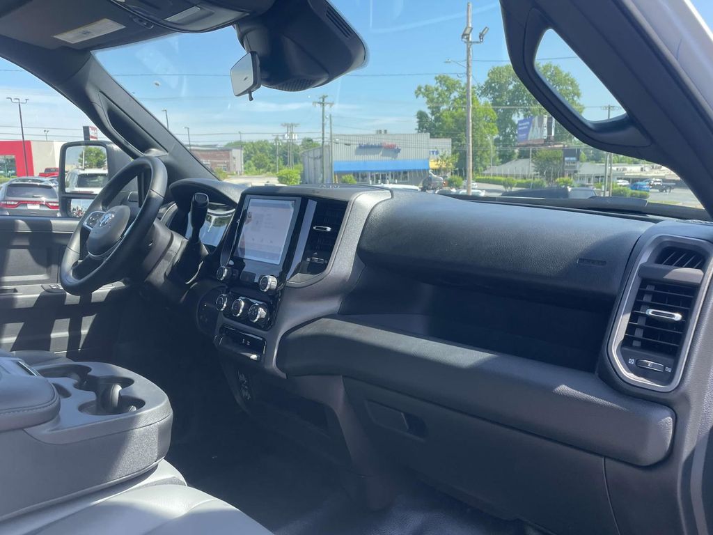 2025 Ram 2500 Tradesman photo 13