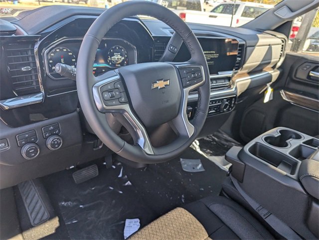 2025 Chevrolet Silverado 2500HD LT photo 3