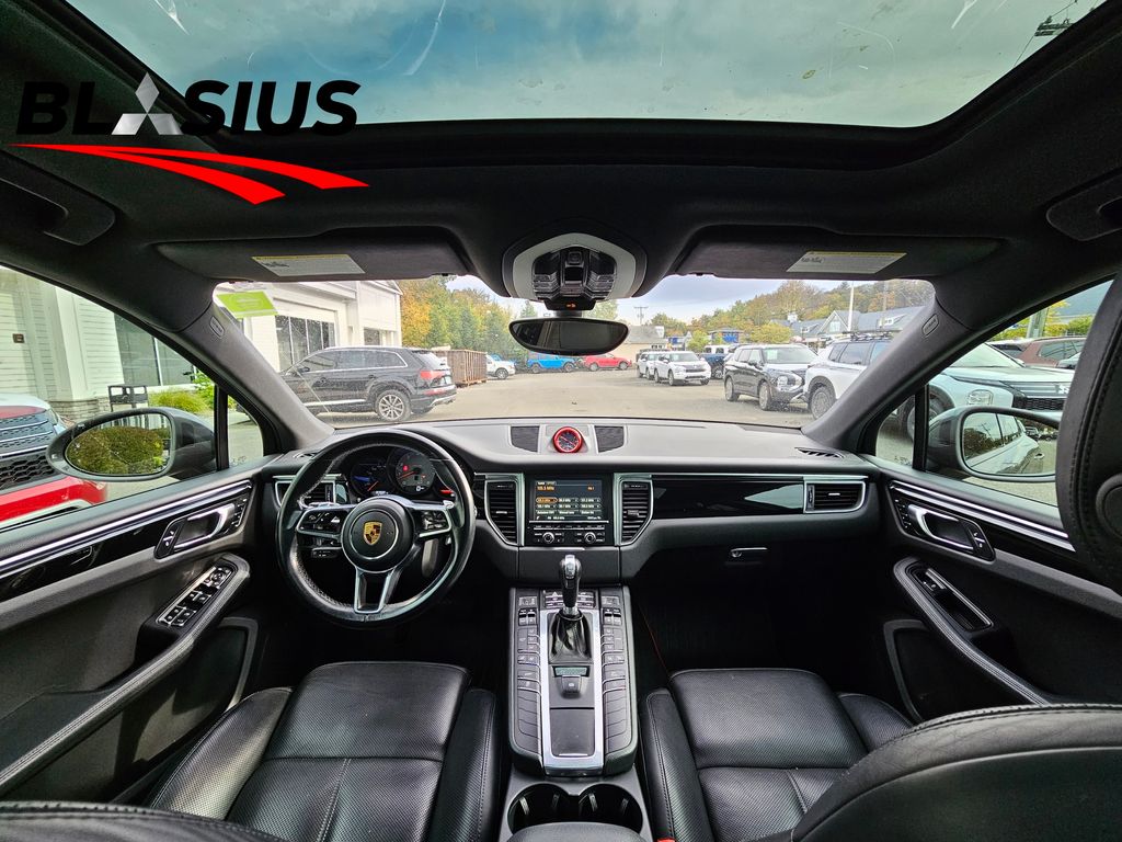 2016 Porsche Macan S photo 19