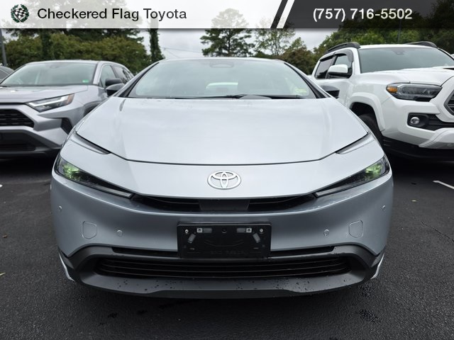 2024 Toyota Prius LE photo 2