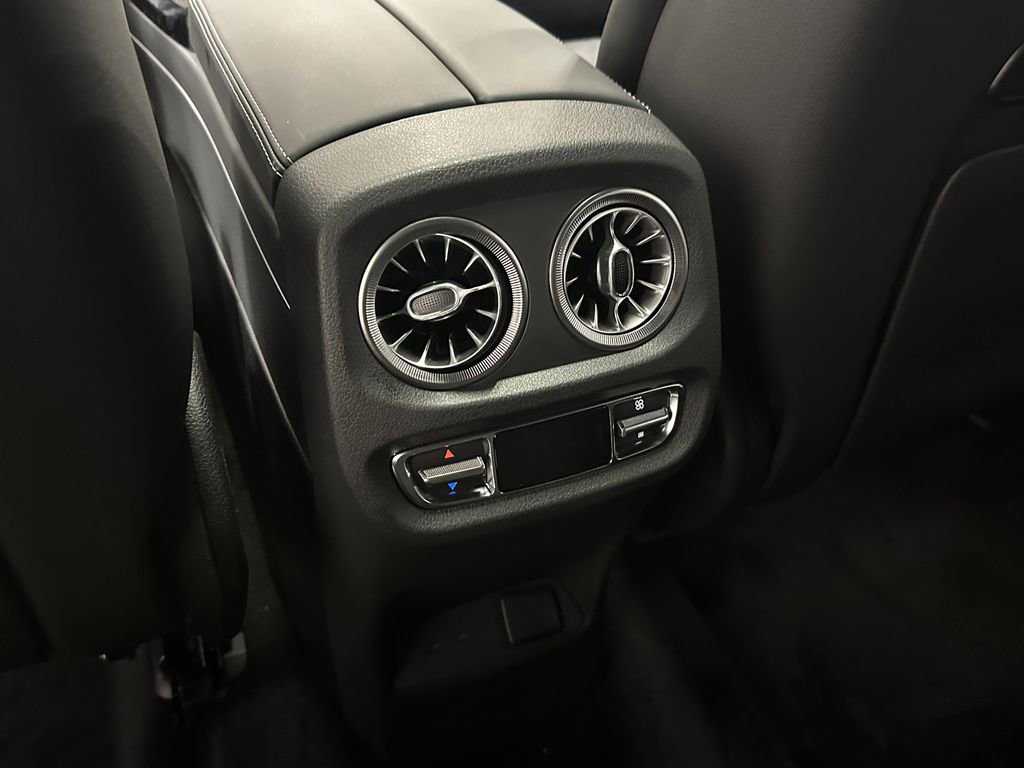 2025 Mercedes Benz G photo 24