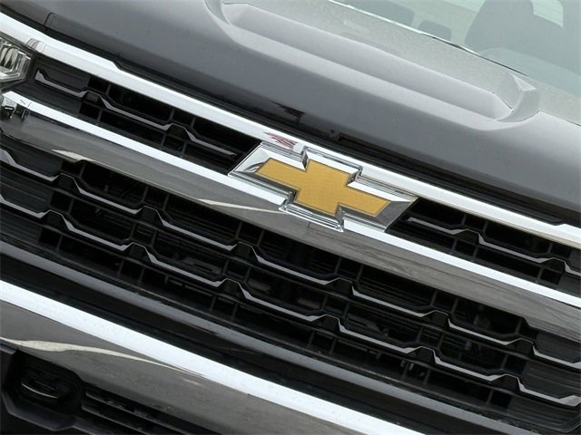 2026 Chevrolet Silverado 1500 LT photo 3