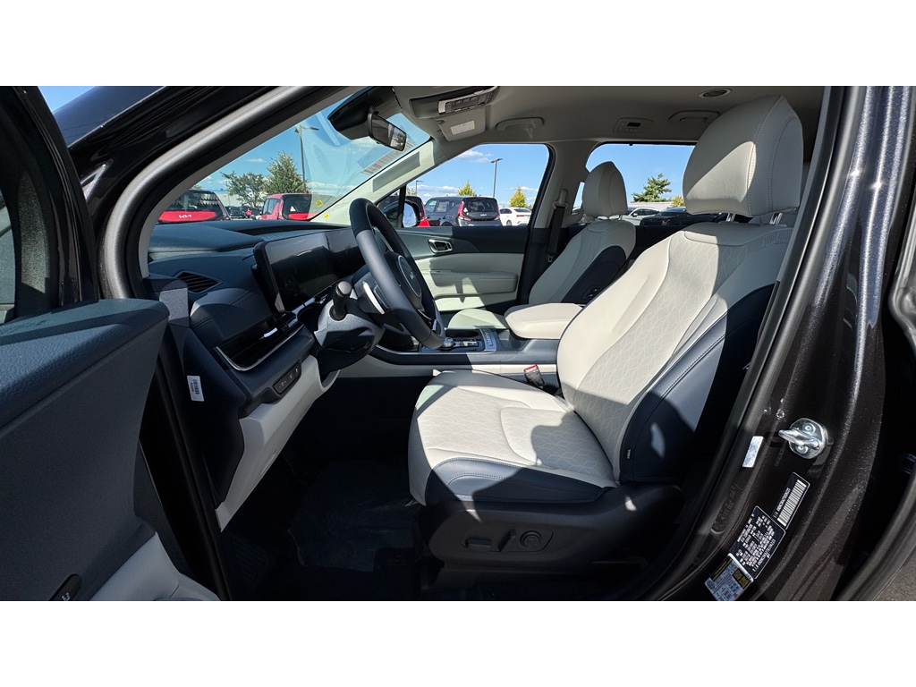 2026 Kia Carnival EX photo 4