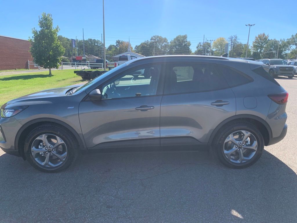 2026 Ford Escape ST-Line photo 4