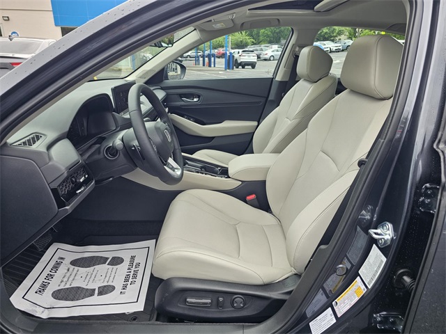 2025 Honda Accord Hybrid Touring photo 16