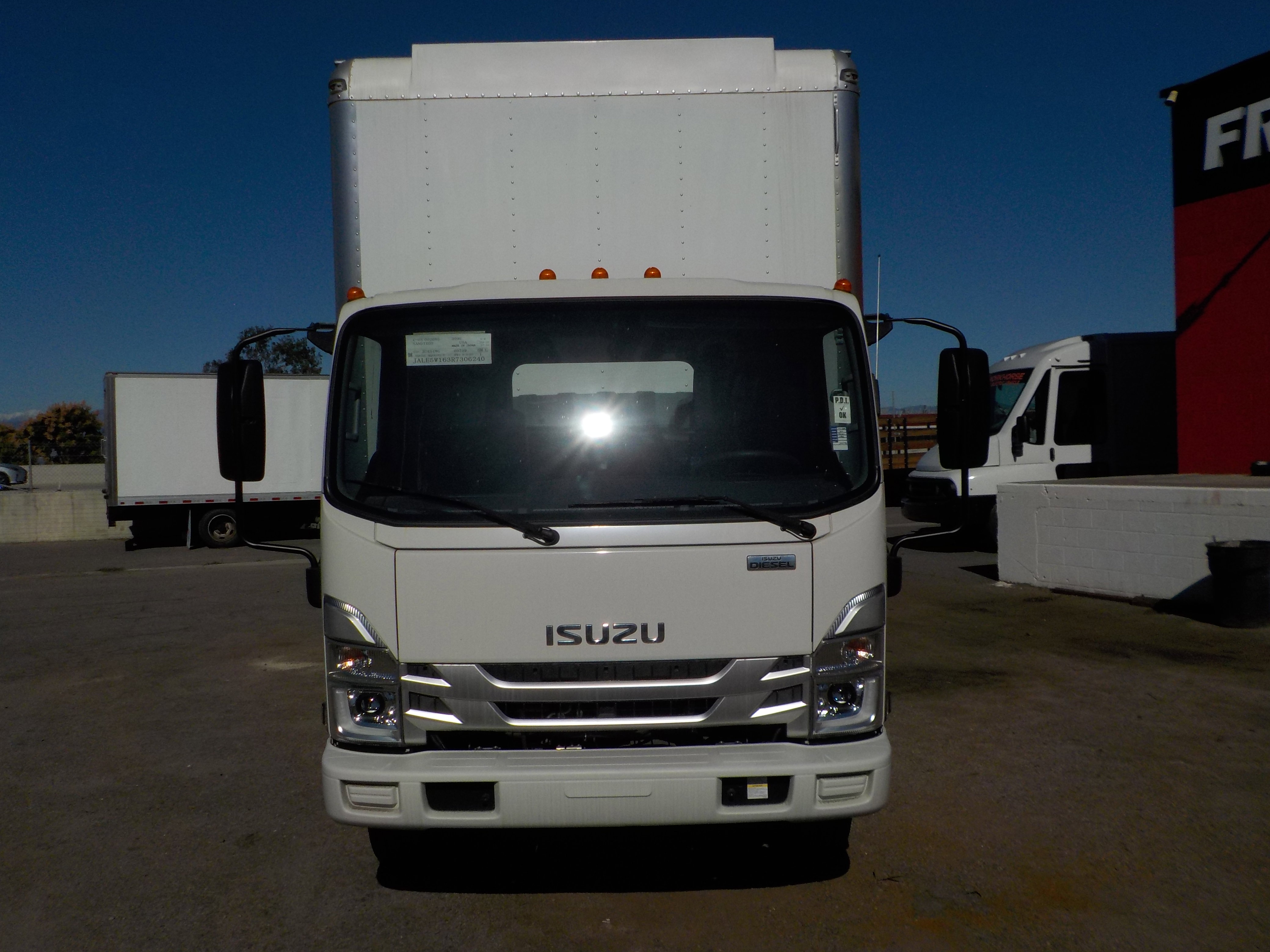 2024 Isuzu NRR Standard photo 3
