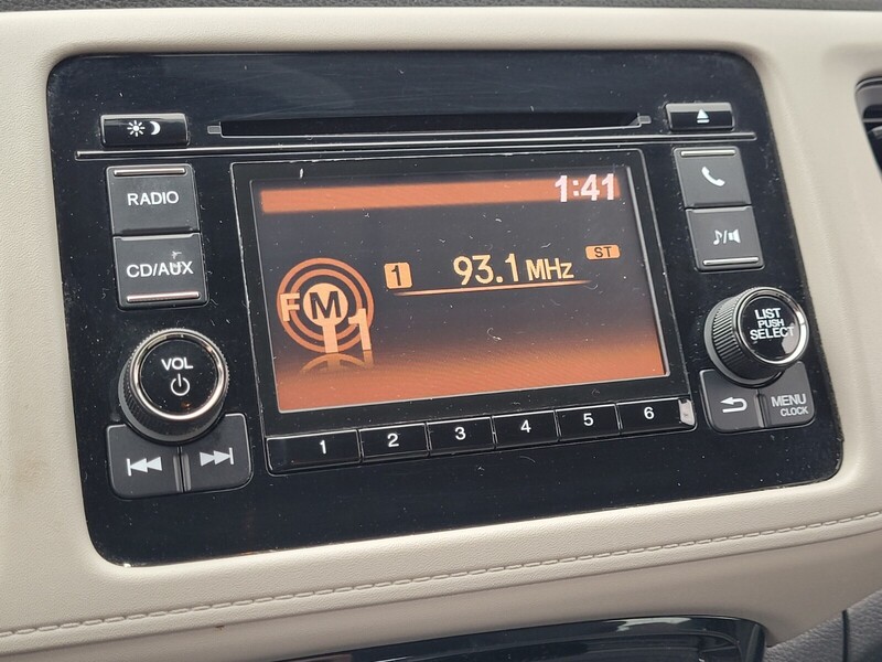 2017 Honda HR-V LX photo 18