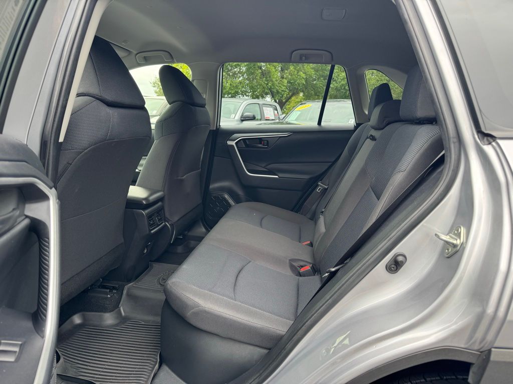 2024 Toyota RAV4 Hybrid LE photo 12