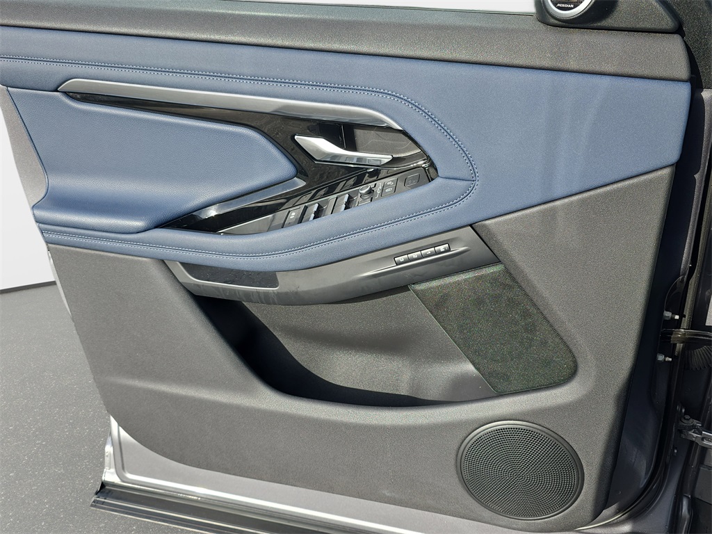 2020 Land Rover Range Rover Evoque SE photo 28