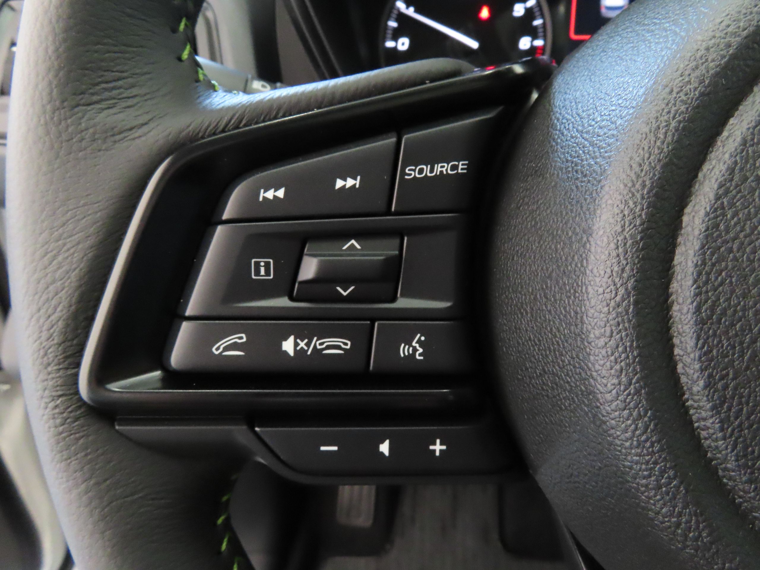 2025 Subaru Ascent Onyx Edition photo 12