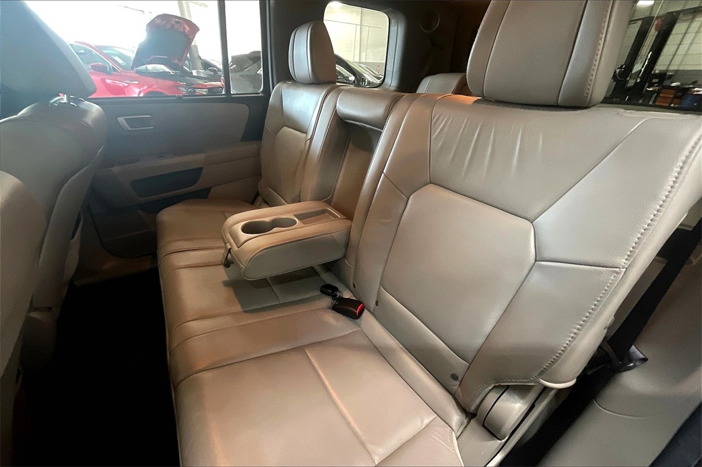 2013 Honda Pilot Touring photo 24