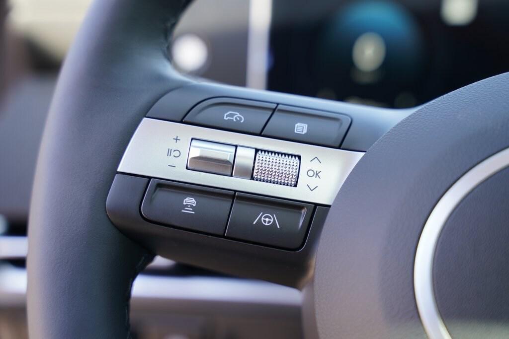 2025 Hyundai Tucson Hybrid Limited photo 16