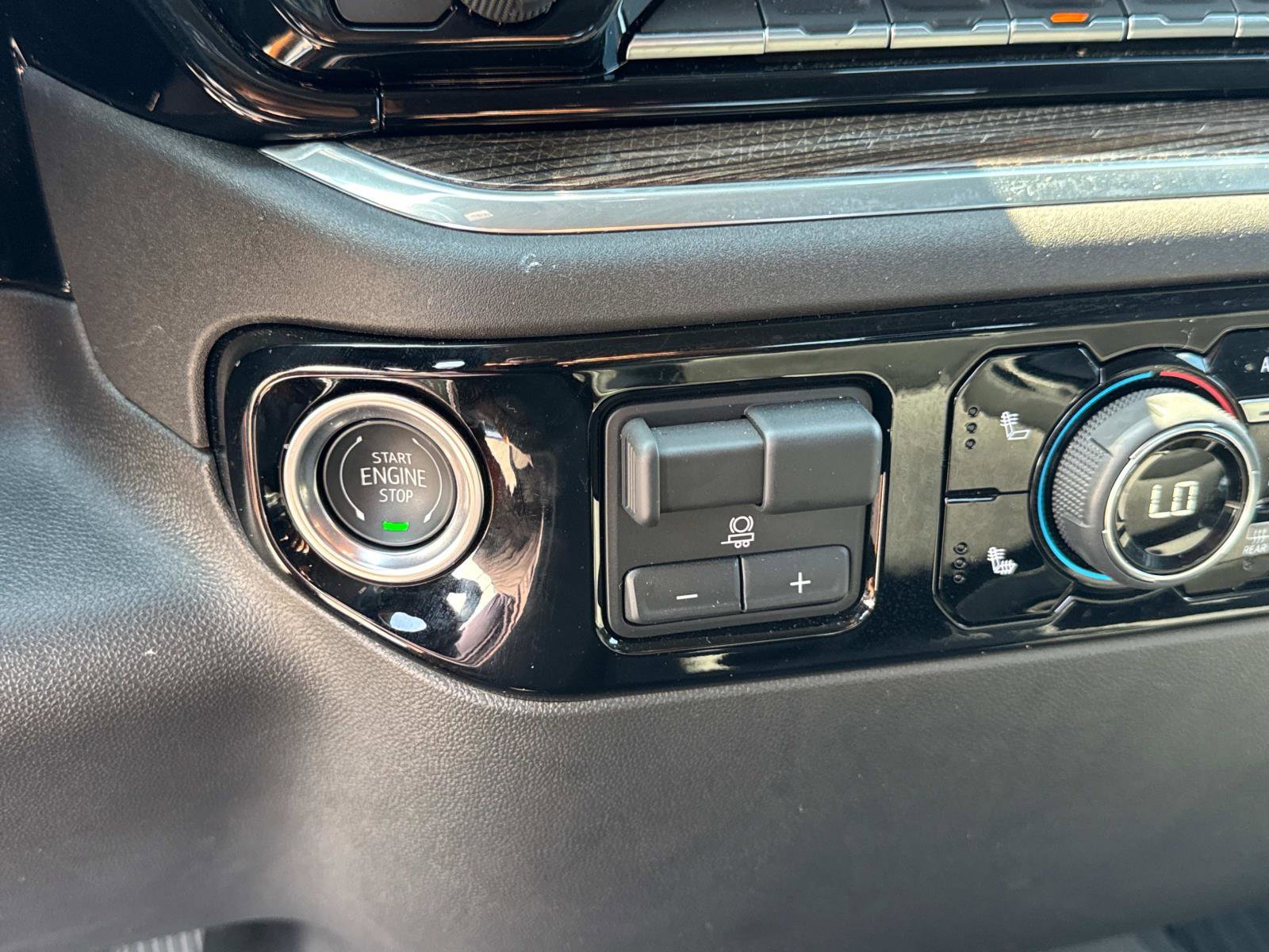 2025 Chevrolet Silverado 1500 LT photo 28