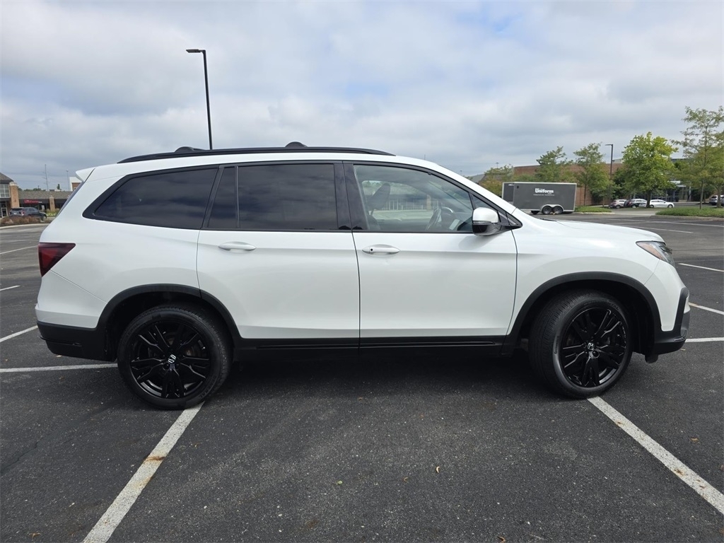 2021 Honda Pilot Black Edition photo 15