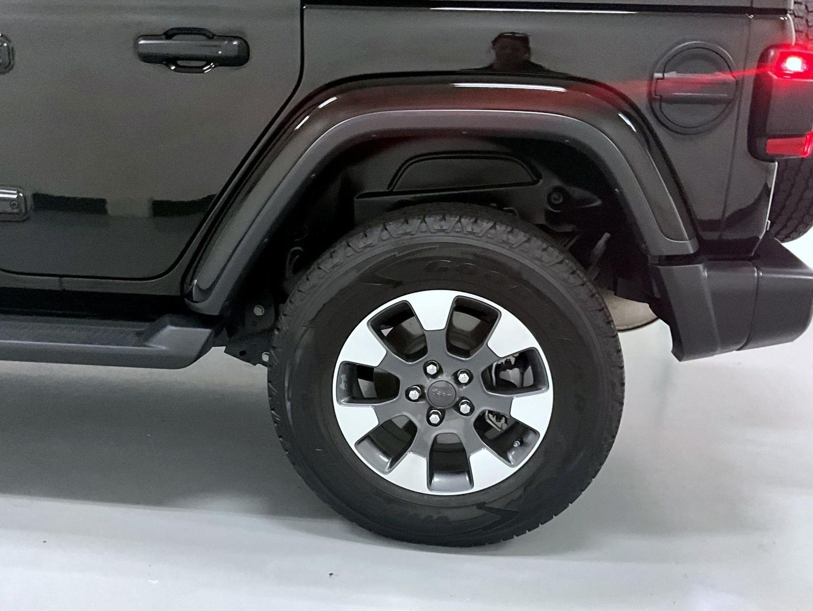 2022 Jeep Wrangler Unlimited Sahara photo 18