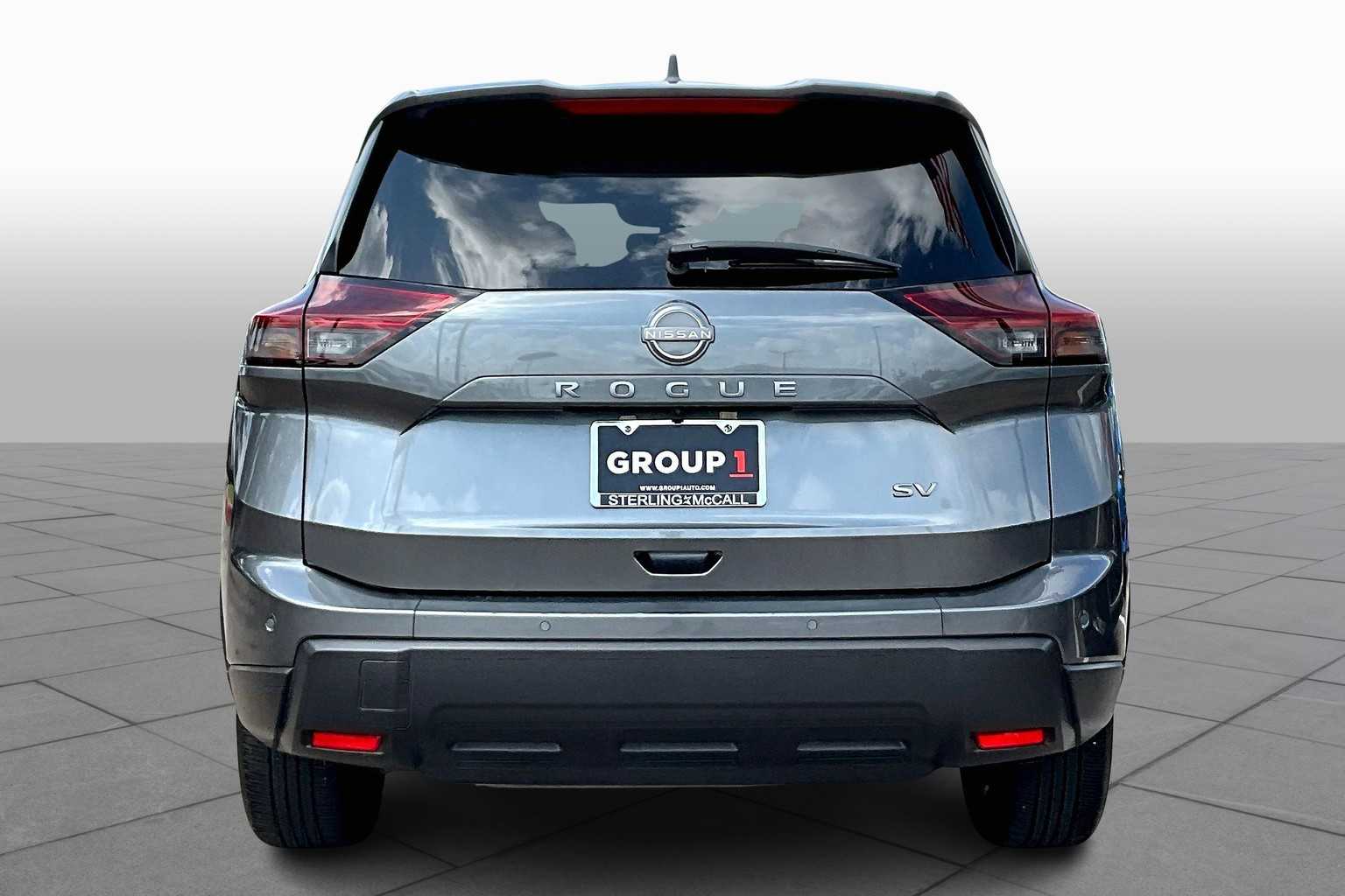2024 Nissan Rogue SV photo 3