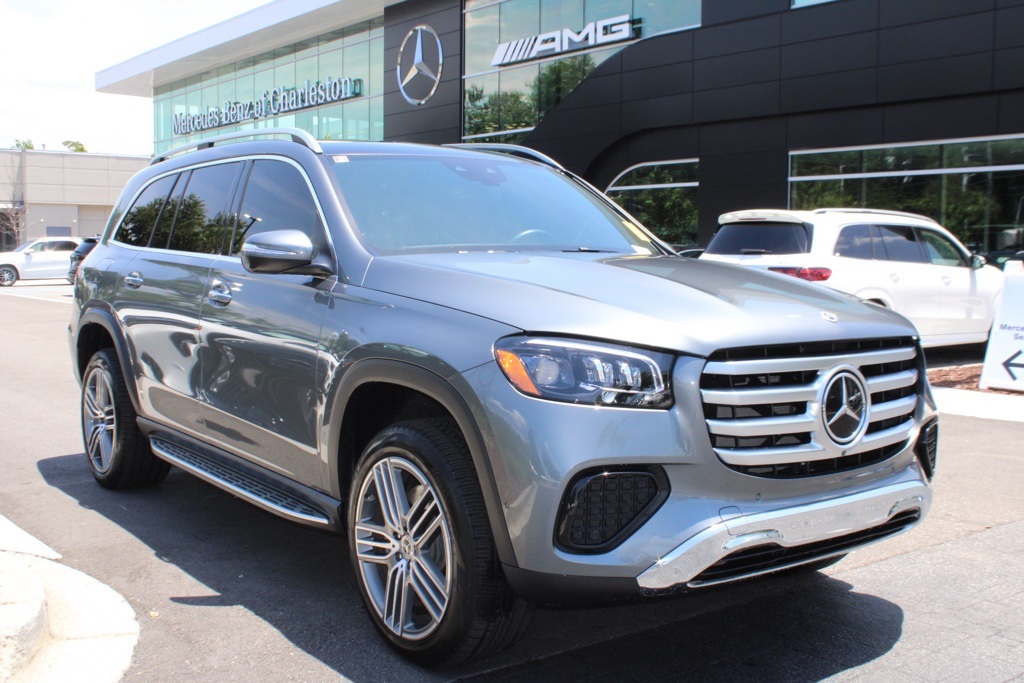 2024 Mercedes Benz GLS 450 4MATIC photo 2