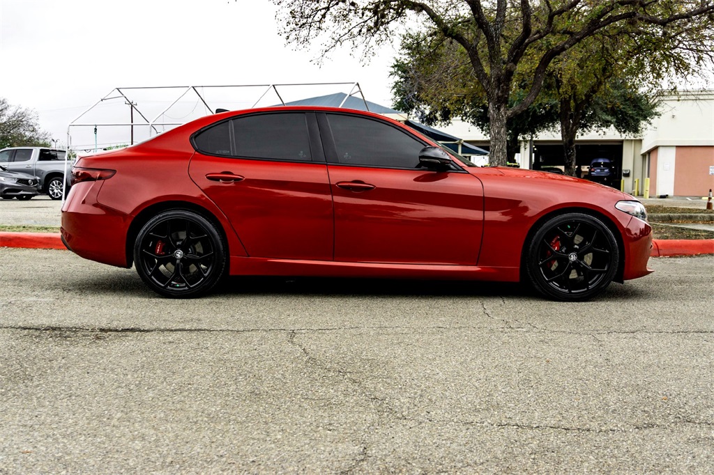 2020 Alfa Romeo Giulia Base photo 4