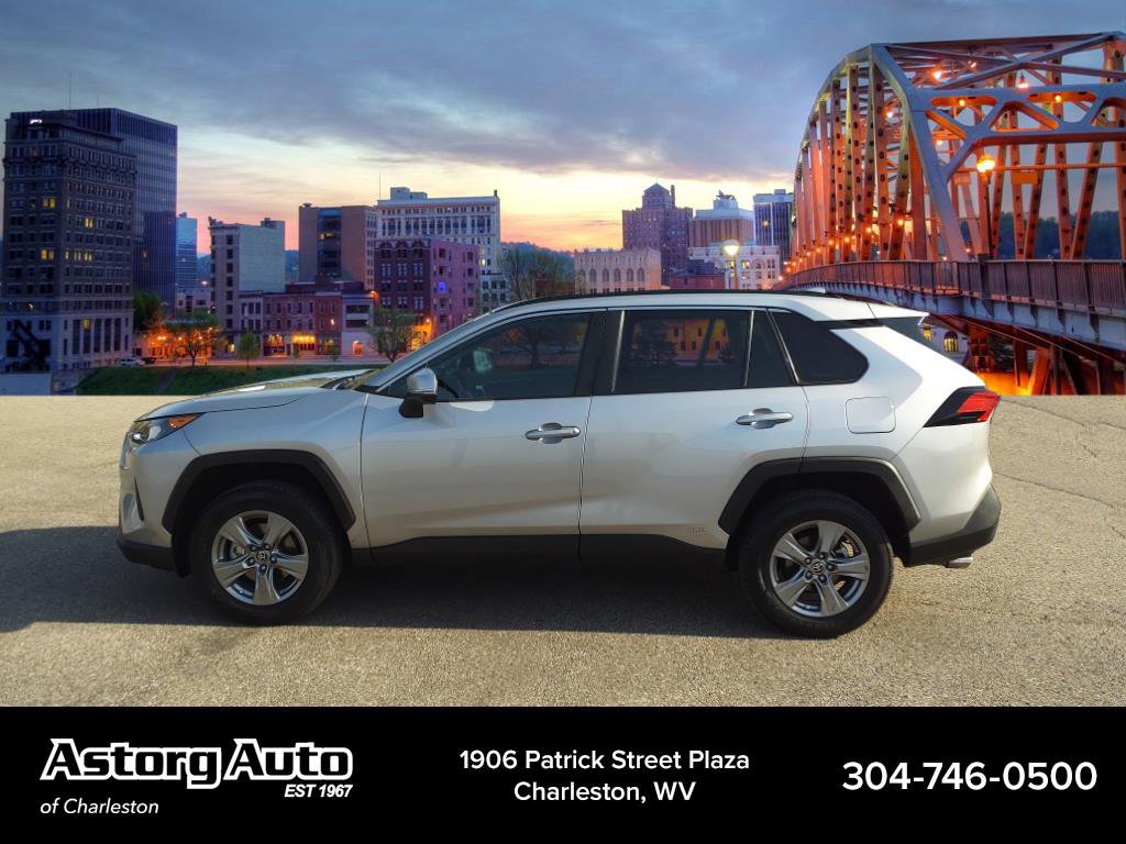2022 Toyota RAV4 Hybrid LE photo 6