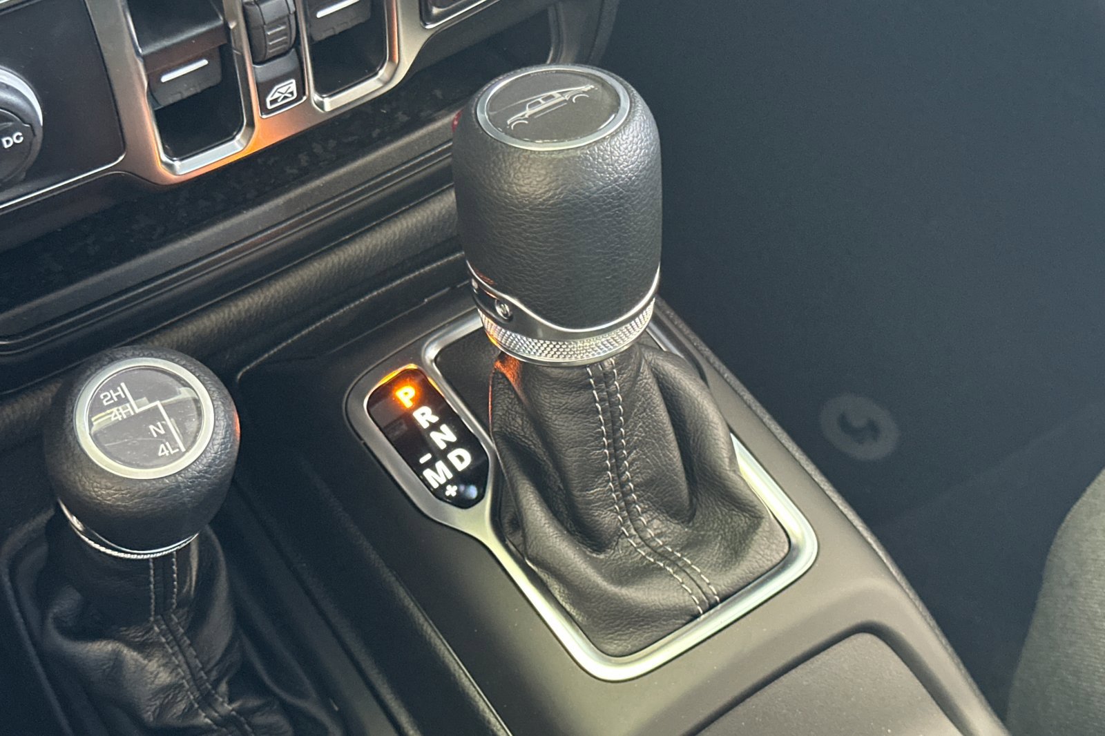 2025 Jeep Gladiator Sport photo 17