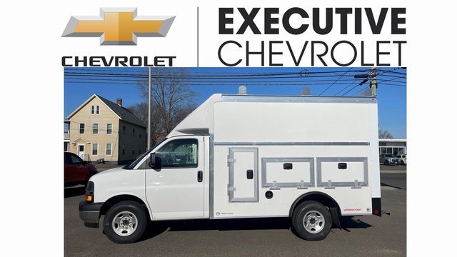 2025 Chevrolet Express Cutaway Base's photo