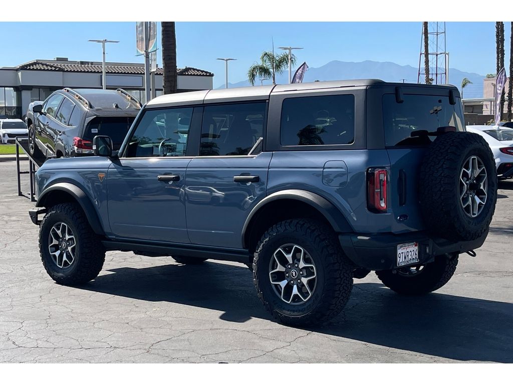 2024 Ford Bronco Badlands photo 3
