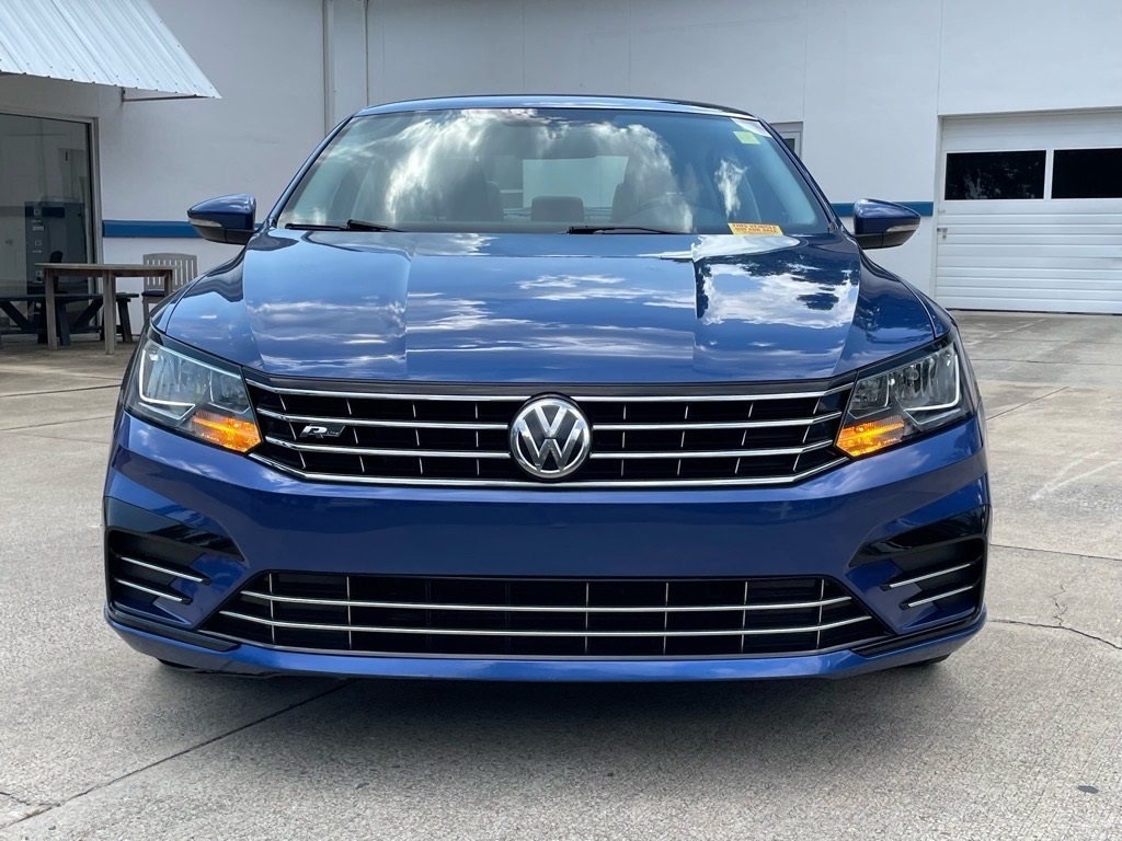 2017 Volkswagen Passat R-Line photo 27