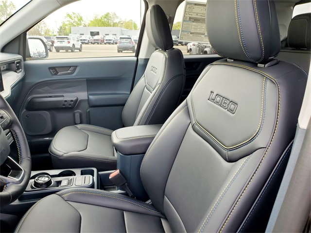 2025 Ford Maverick photo 10