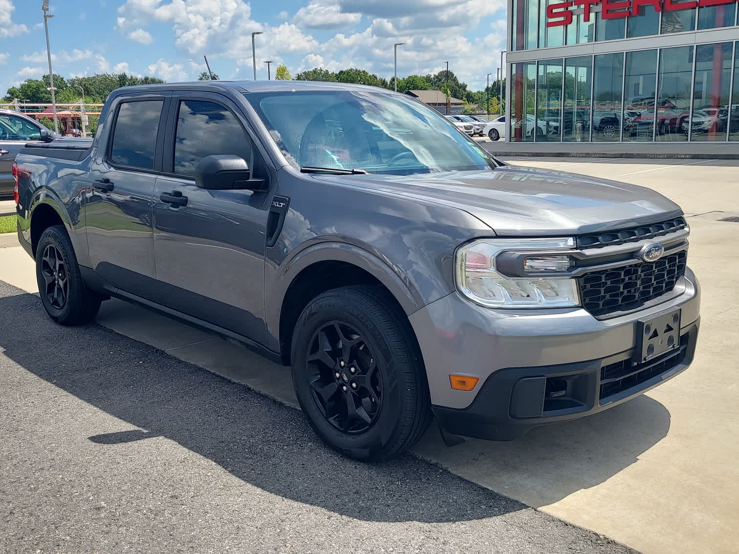 2022 Ford Maverick XLT photo 2
