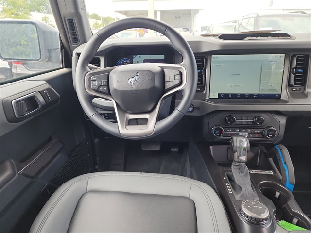 2024 Ford Bronco Black Diamond photo 9