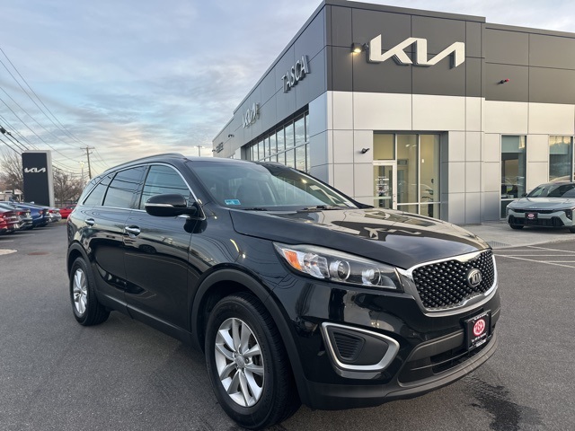 2017 Kia Sorento LX's photo
