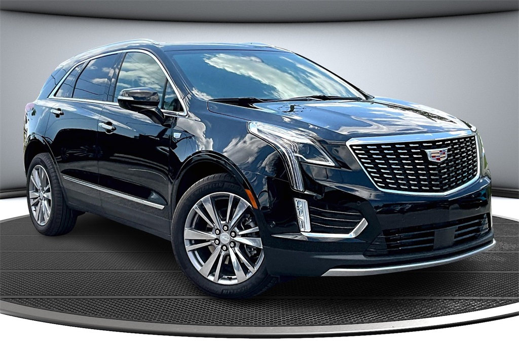 2024 Cadillac XT5 Platinum Premium Luxury photo 3