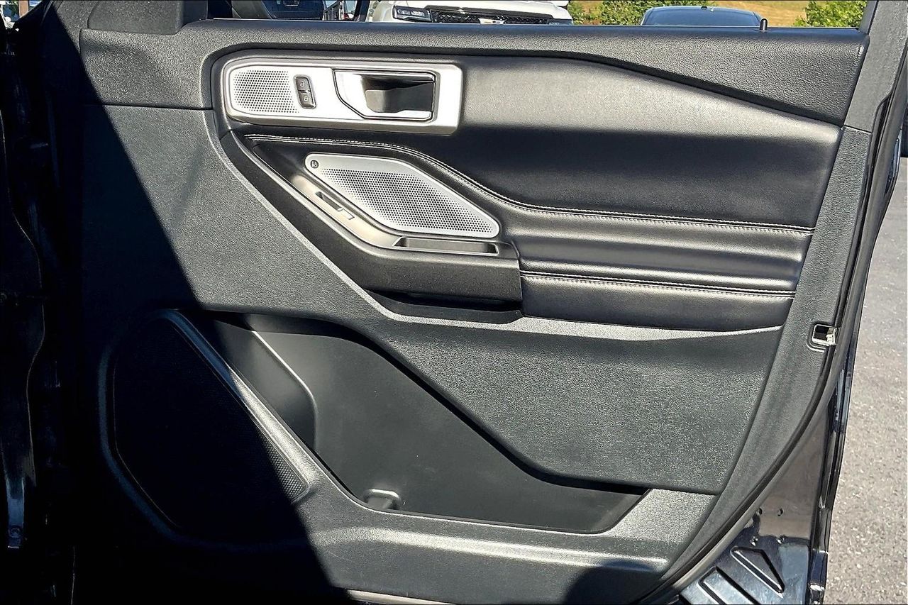 2020 Ford Explorer ST photo 21