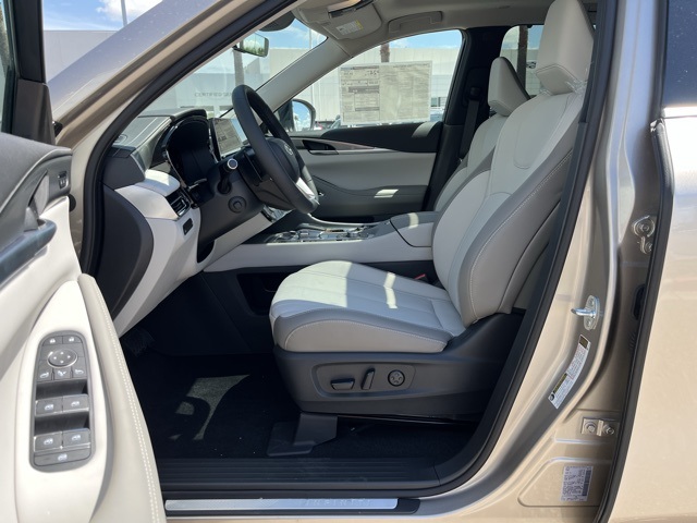 2026 Infiniti QX60 Luxe photo 11