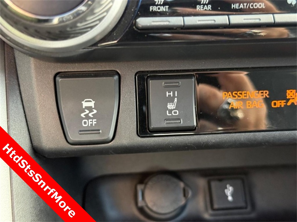 2022 Toyota RAV4 Hybrid XLE photo 29